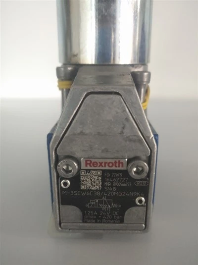M-3SEW6C38/420MG24N9K4 směrový ventil Rexroth